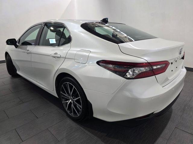 Certified Used 2024 WIND CHILL PEARL Toyota  image 3