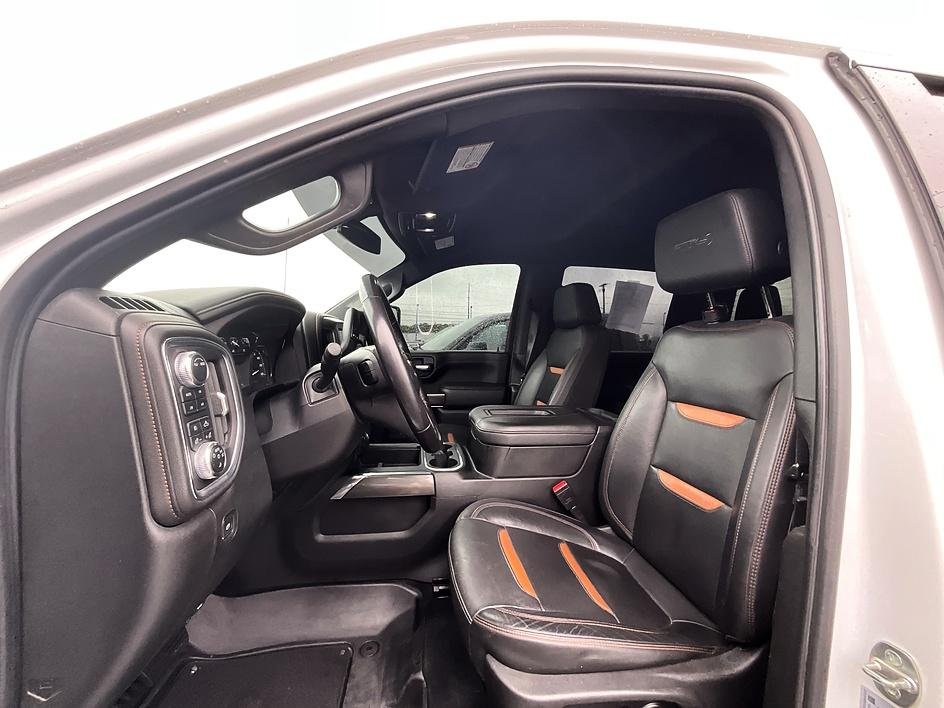 Used 2021 White GMC AT4 image 31