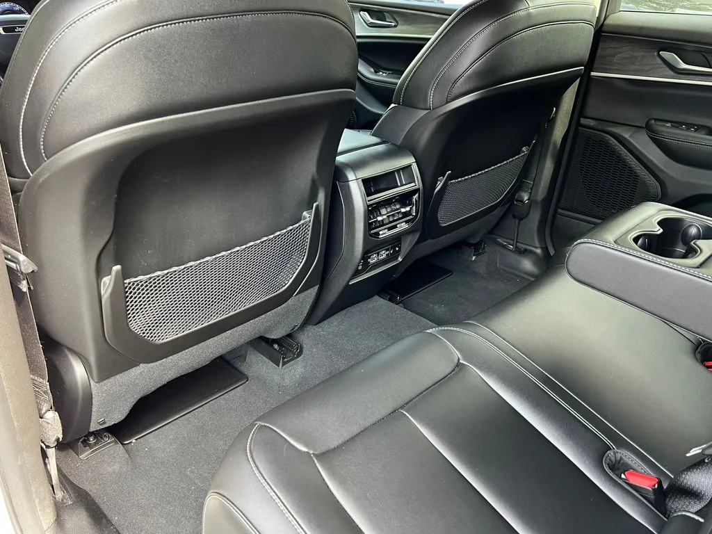 Used 2023 White Jeep Limited image 36