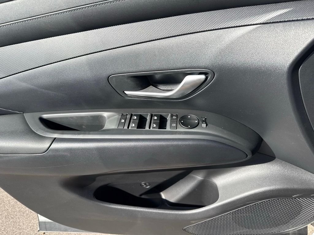 New 2026 Creamy White Pearl Hyundai Blue SE image 15