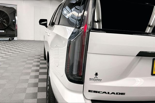 Used 2025 Crystal White Tricoat Cadillac Sport image 36