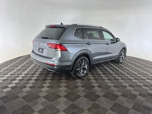 Used 2022  Volkswagen 2.0T SE image 5