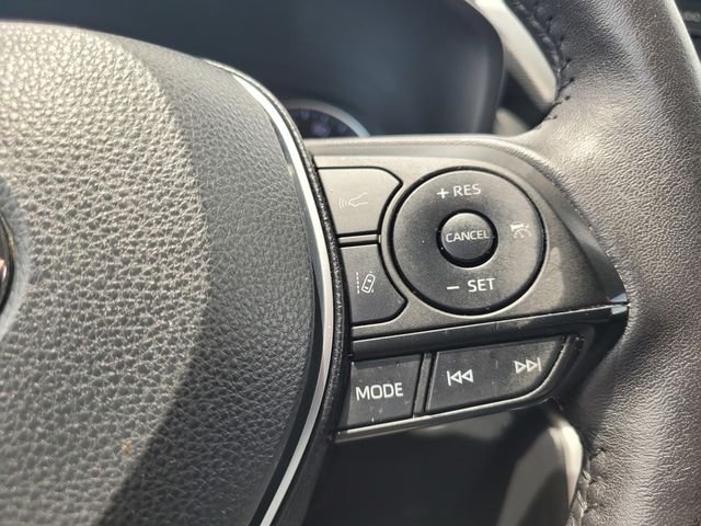 Used 2022 Silver Toyota XLE Premium image 27