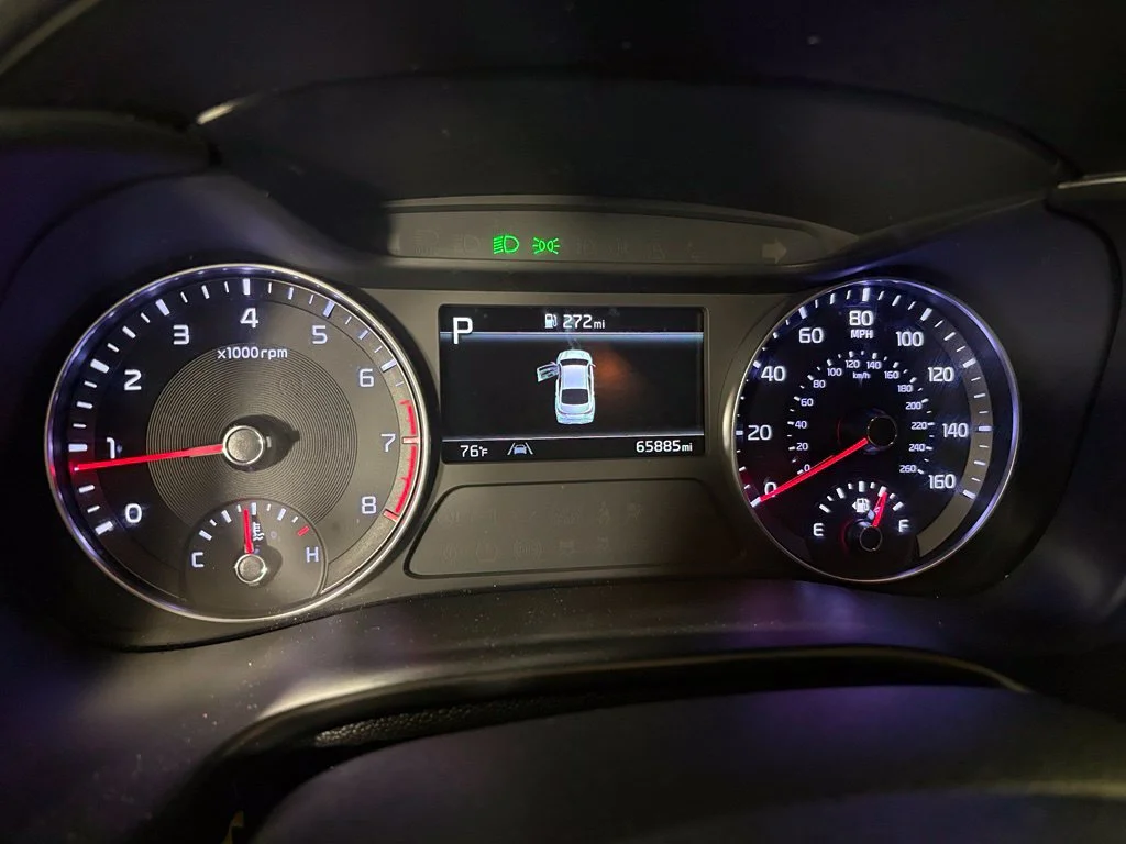 Used 2023 Black Kia LXS image 21
