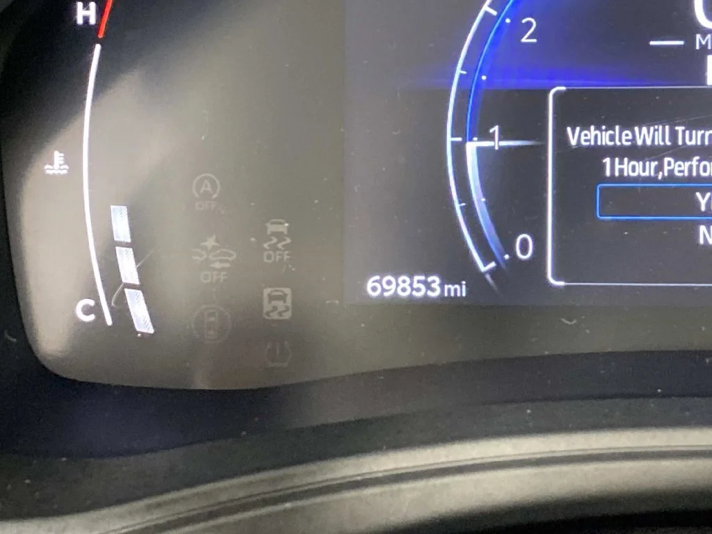 Used 2025 Ruby Flare Pearl Toyota XLE image 19