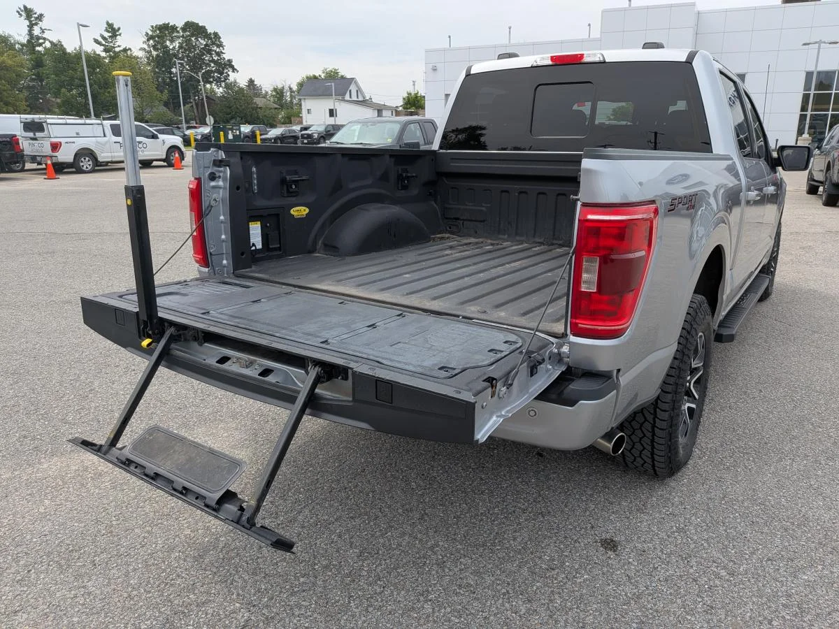 Used 2022 Silver Ford Xlt 4wd Supercrew image 8