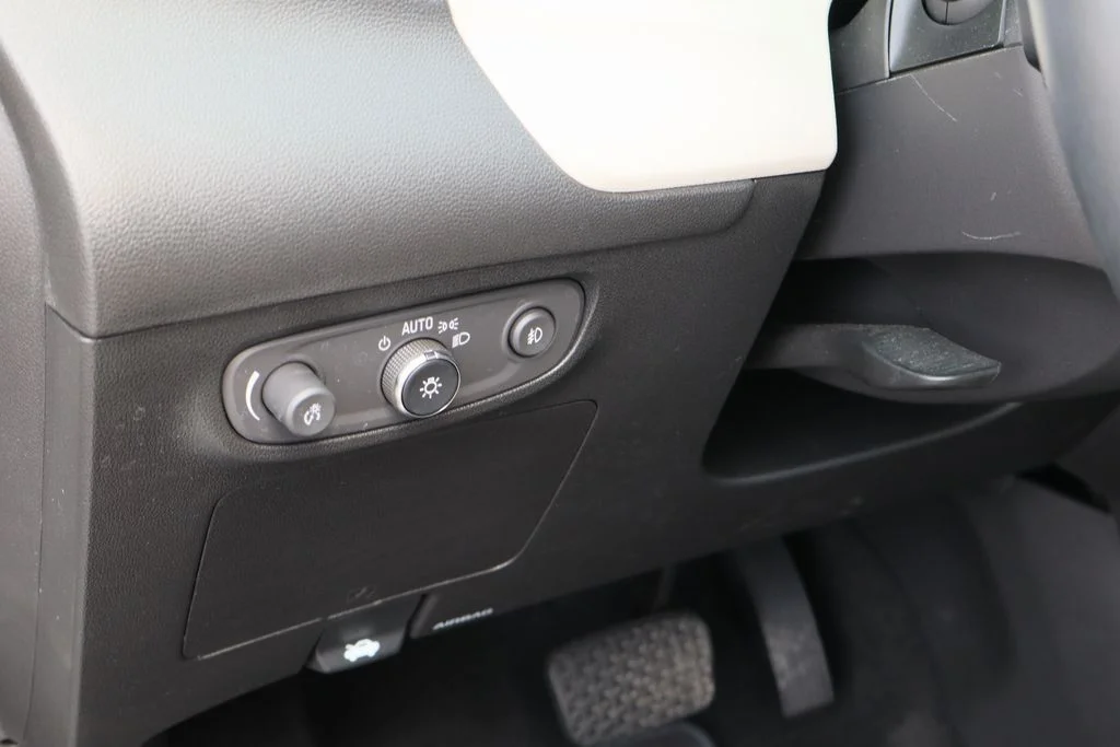 Used 2022 Gray Buick Essence image 12
