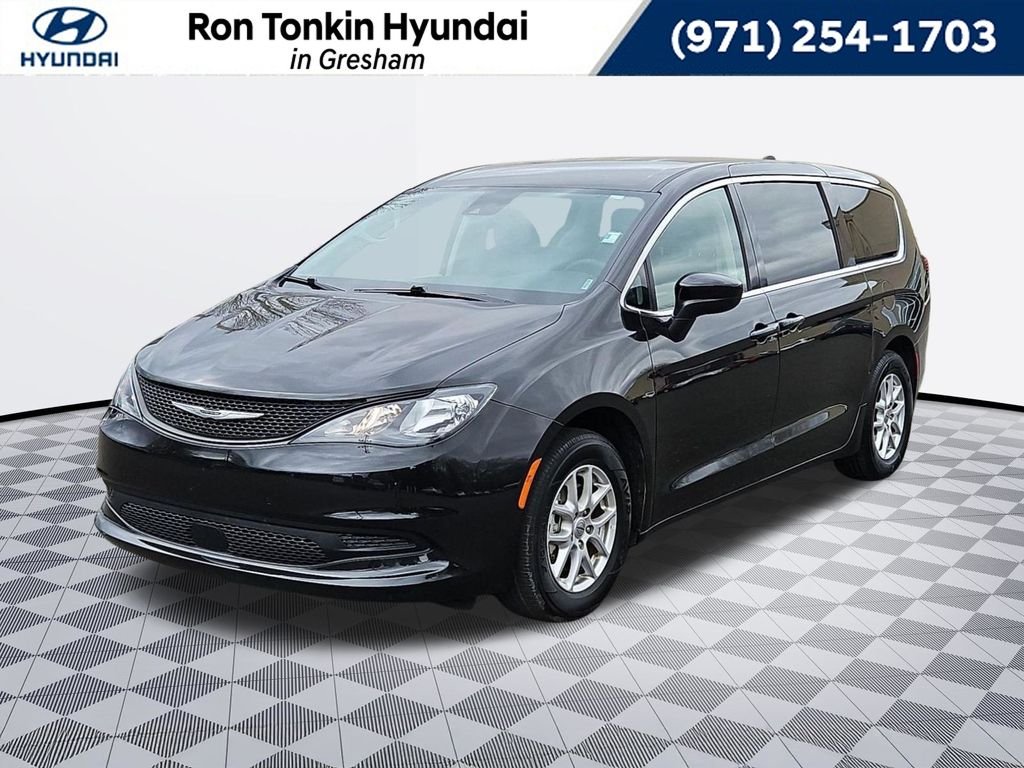 2023 Chrysler Voyager LX