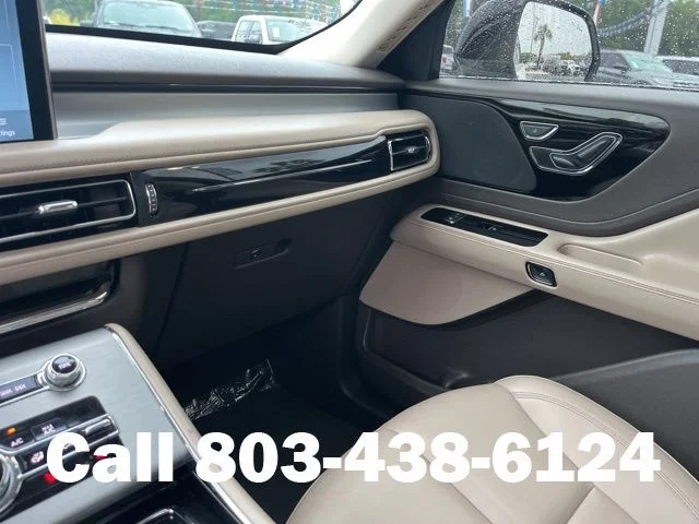 Used 2023 White Lincoln Standard image 27