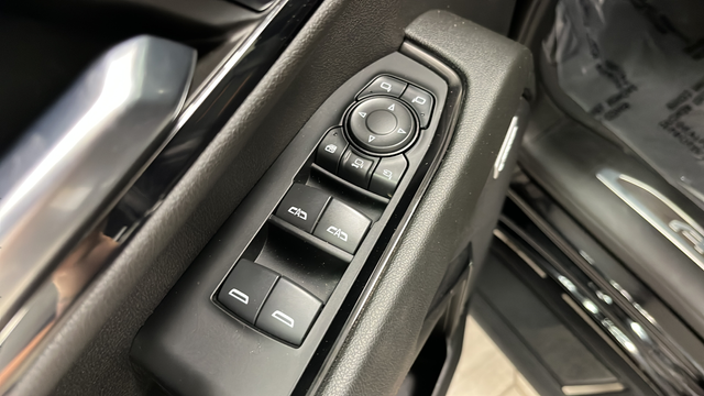 Used 2024 Onyx Black GMC AT4 image 22