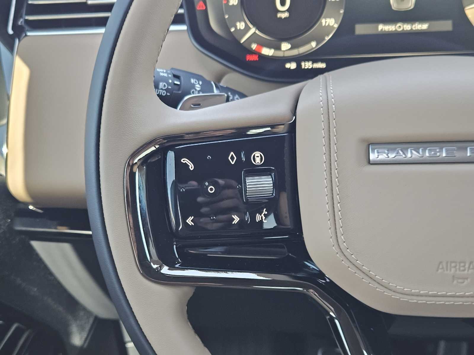 New 2027 Santorini Black LAND ROVER Dynamic SE P400 image 26