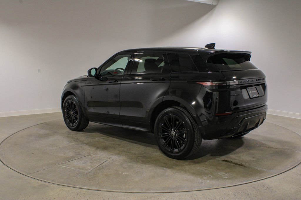 Certified Used 2025 Santorini Black Metallic Land Rover Dynamic image 3