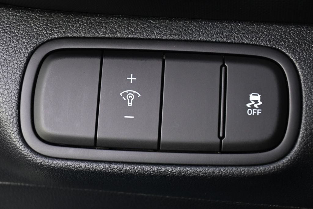 Certified Used 2025 Green Hyundai Limited image 24
