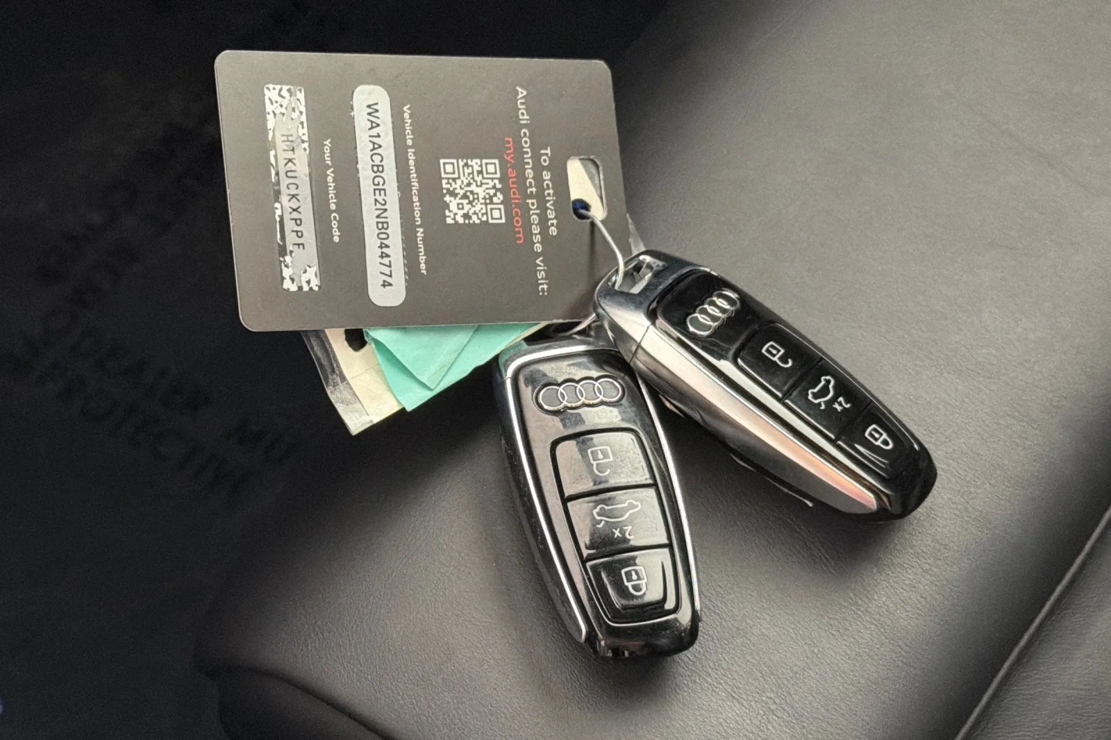 Used 2022 Florett Silver Metallic Audi Premium Plus quattro image 25