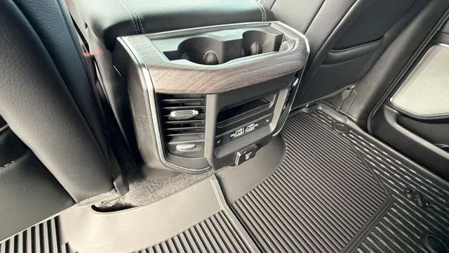 New 2026 Granite Crystal Metallic Clear-Coat Exterior Paint RAM Laramie image 18