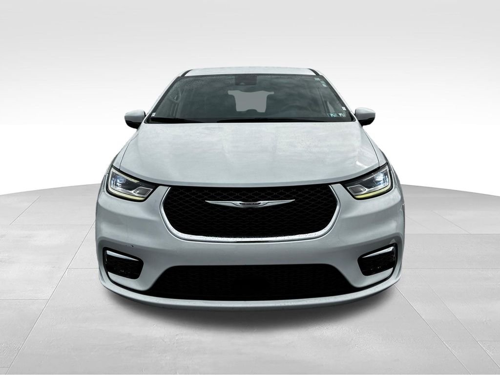 Used 2023 White Chrysler Touring L image 6