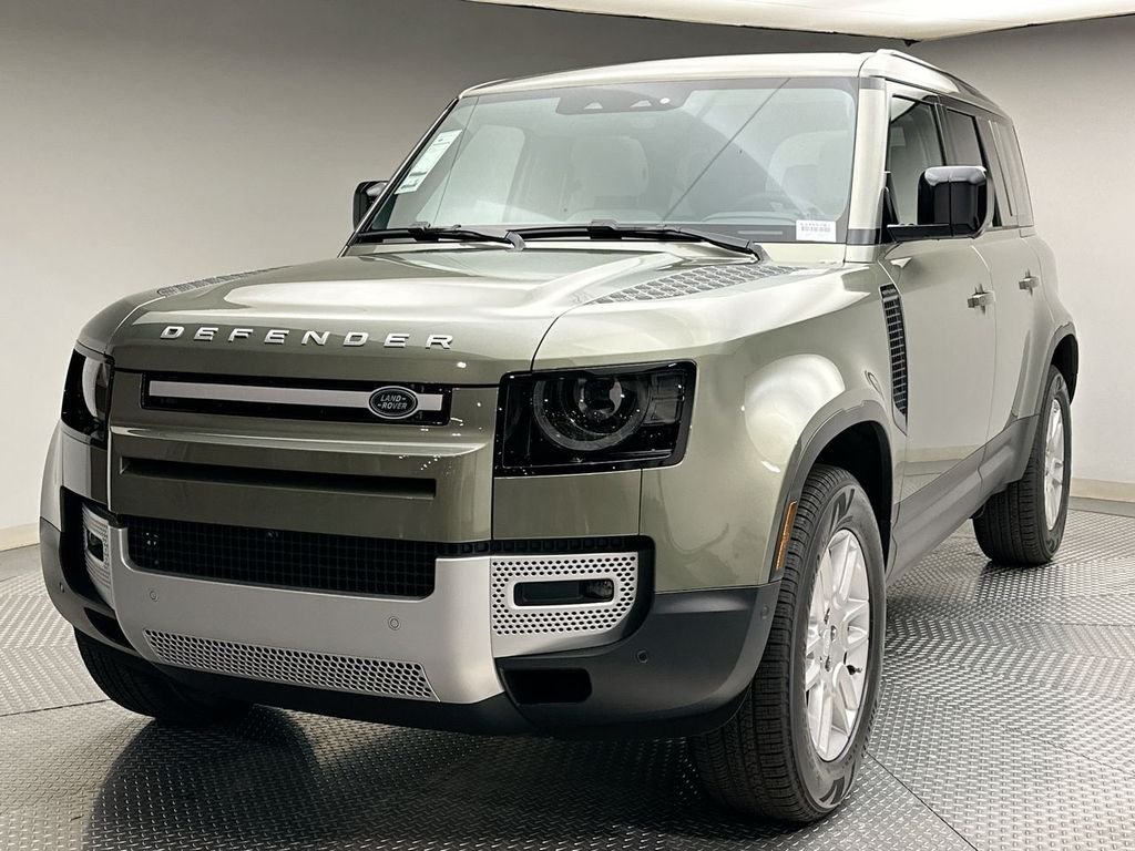 Used 2025 Pangea Green Metallic Land Rover S image 1