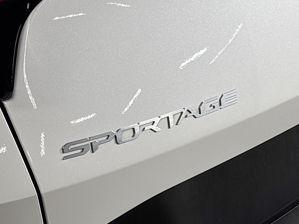 Used 2025 Snow White Pearl Kia EX image 25