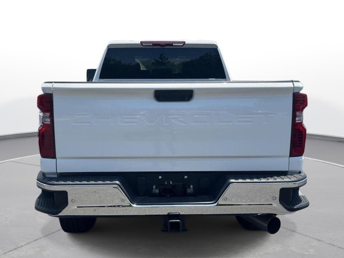 Used 2025 Summit White Chevrolet LT image 7