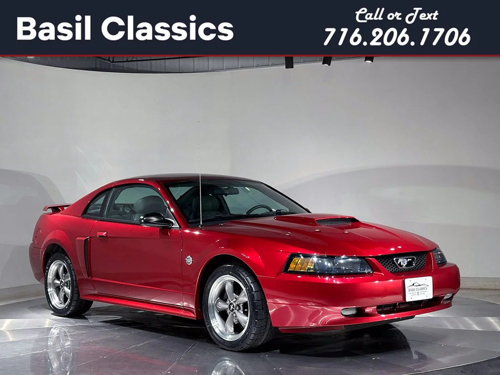 Used 2004  Ford GT image 1