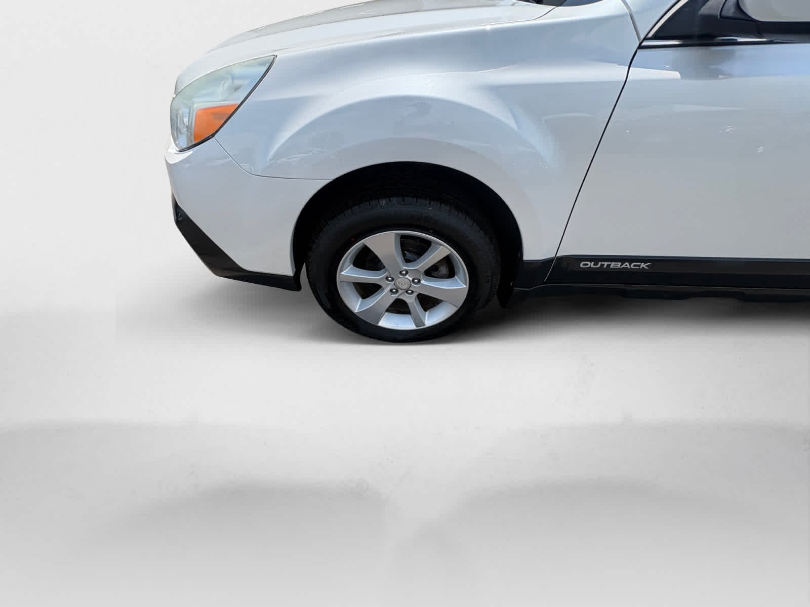 Used 2013 Satin White Pearl Subaru 2.5i Premium image 10