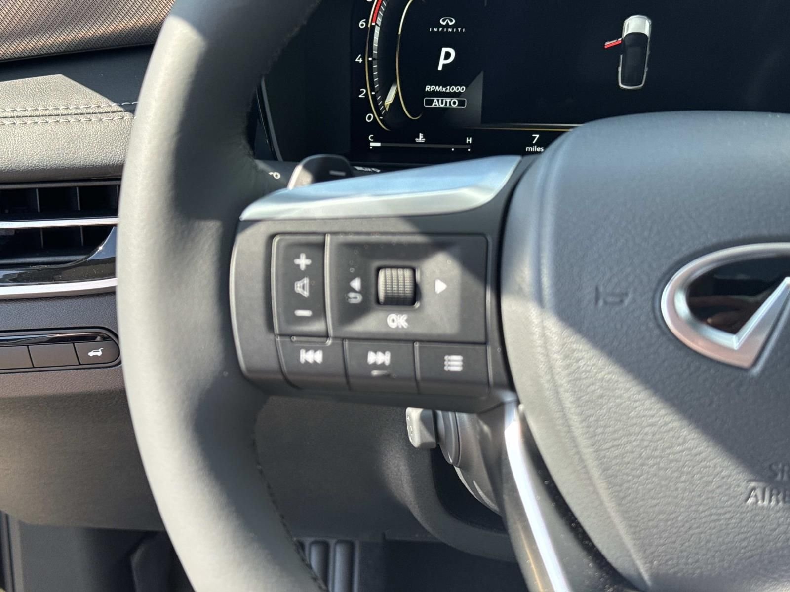 New 2027 MINERAL BLACK INFINITI Luxe AWD image 17