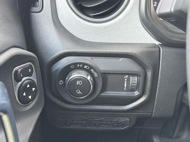 New 2026 Black Clear-Coat Exterior Paint Jeep Sport S image 27