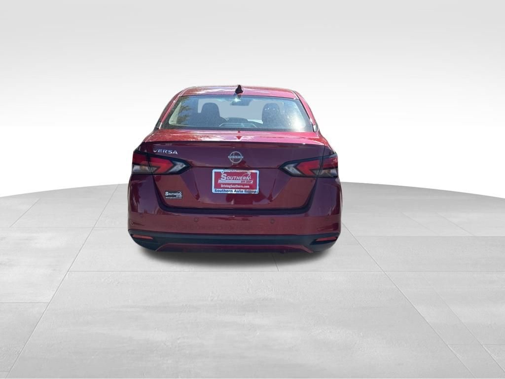 2025 Nissan Versa 1.6 SV photo 2