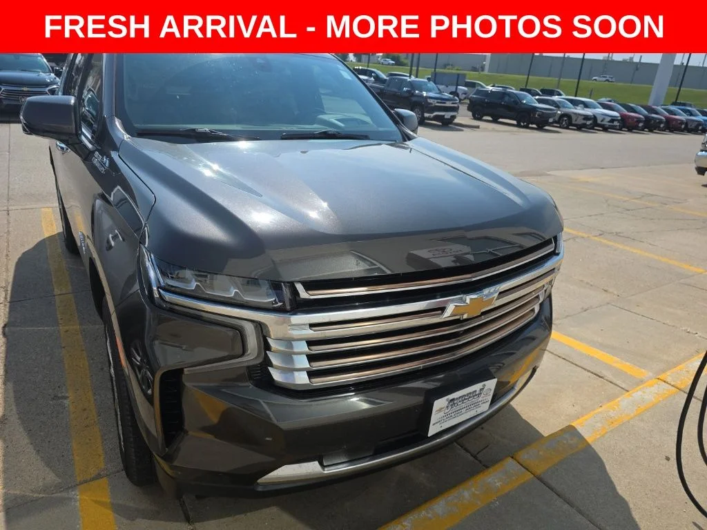 Used 2021 Gray Chevrolet High Country image 1