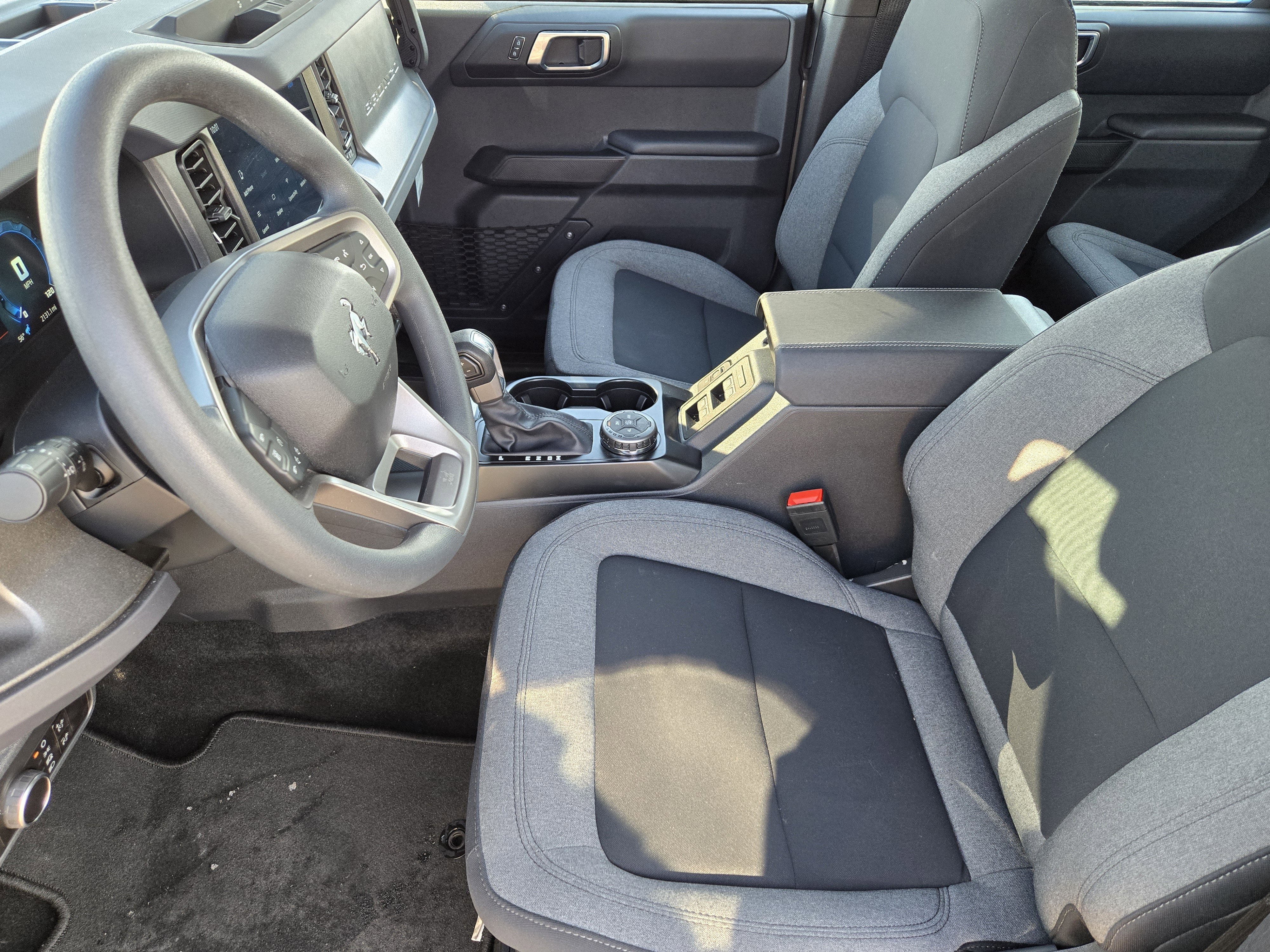 2025 Ford Bronco 4-Door Base - Photo 8