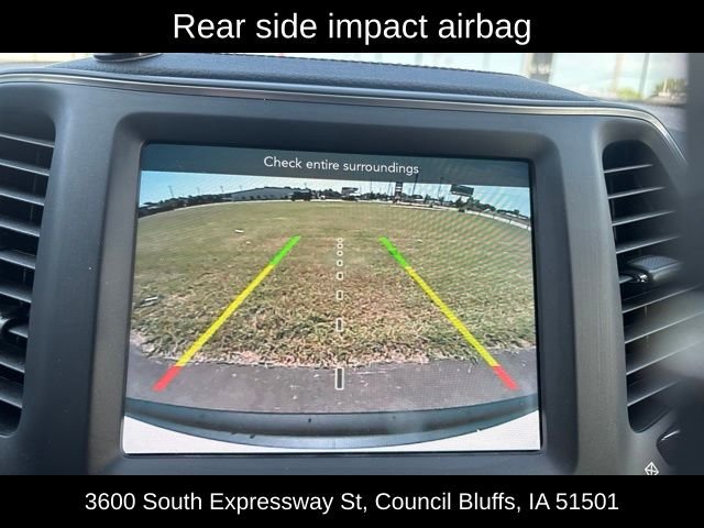 Used 2022 White Jeep Latitude Lux image 25