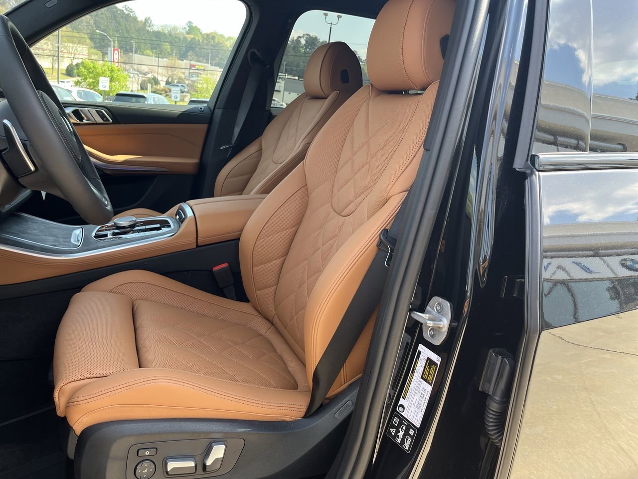 Used 2026 Black Sapphire Metallic BMW xDrive40i image 14