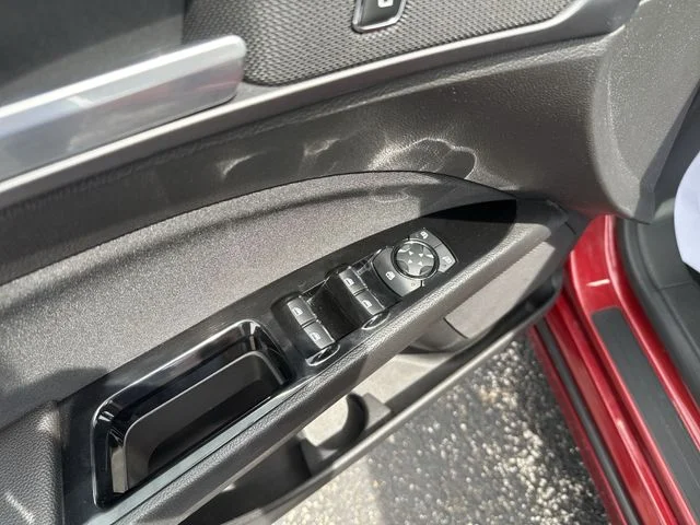 Used 2013 Red Ford SE image 17