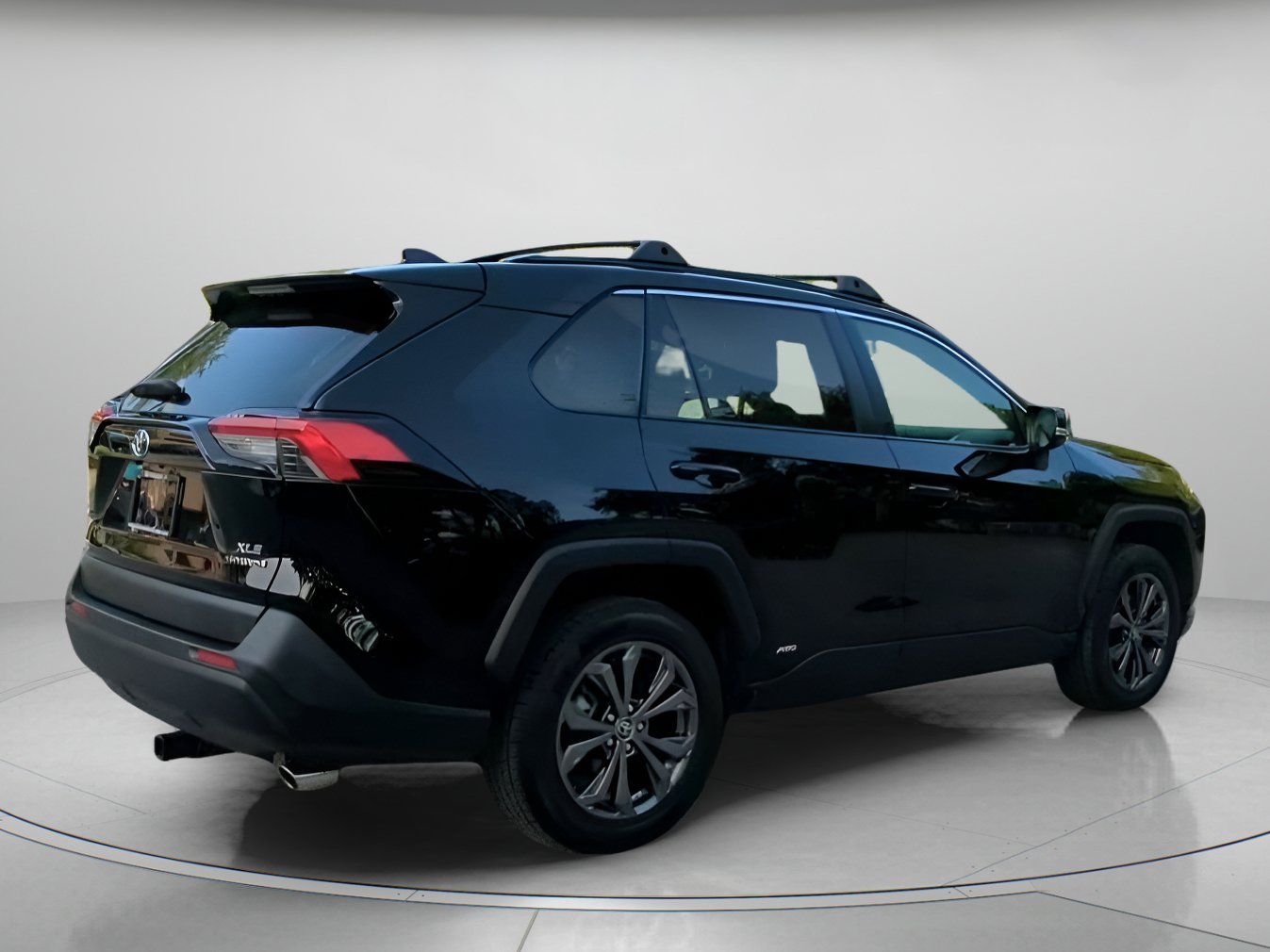 Used 2023 Midnight Black Metallic Toyota Hybrid XLE Premium image 27