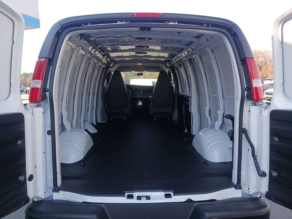 2025 Chevrolet Express Cargo Work Van - Photo 29