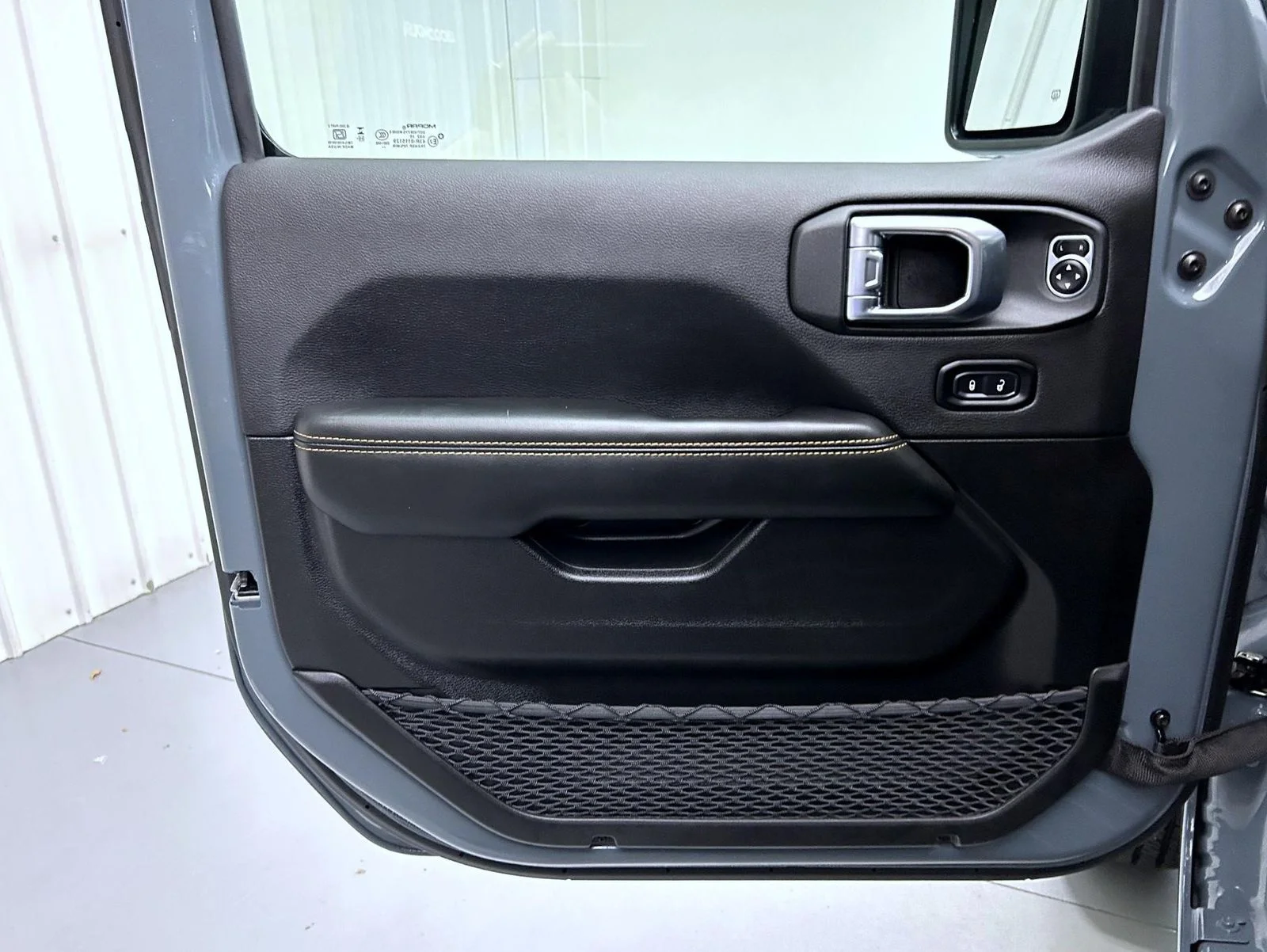 New 2026 Gray Jeep Sahara image 9