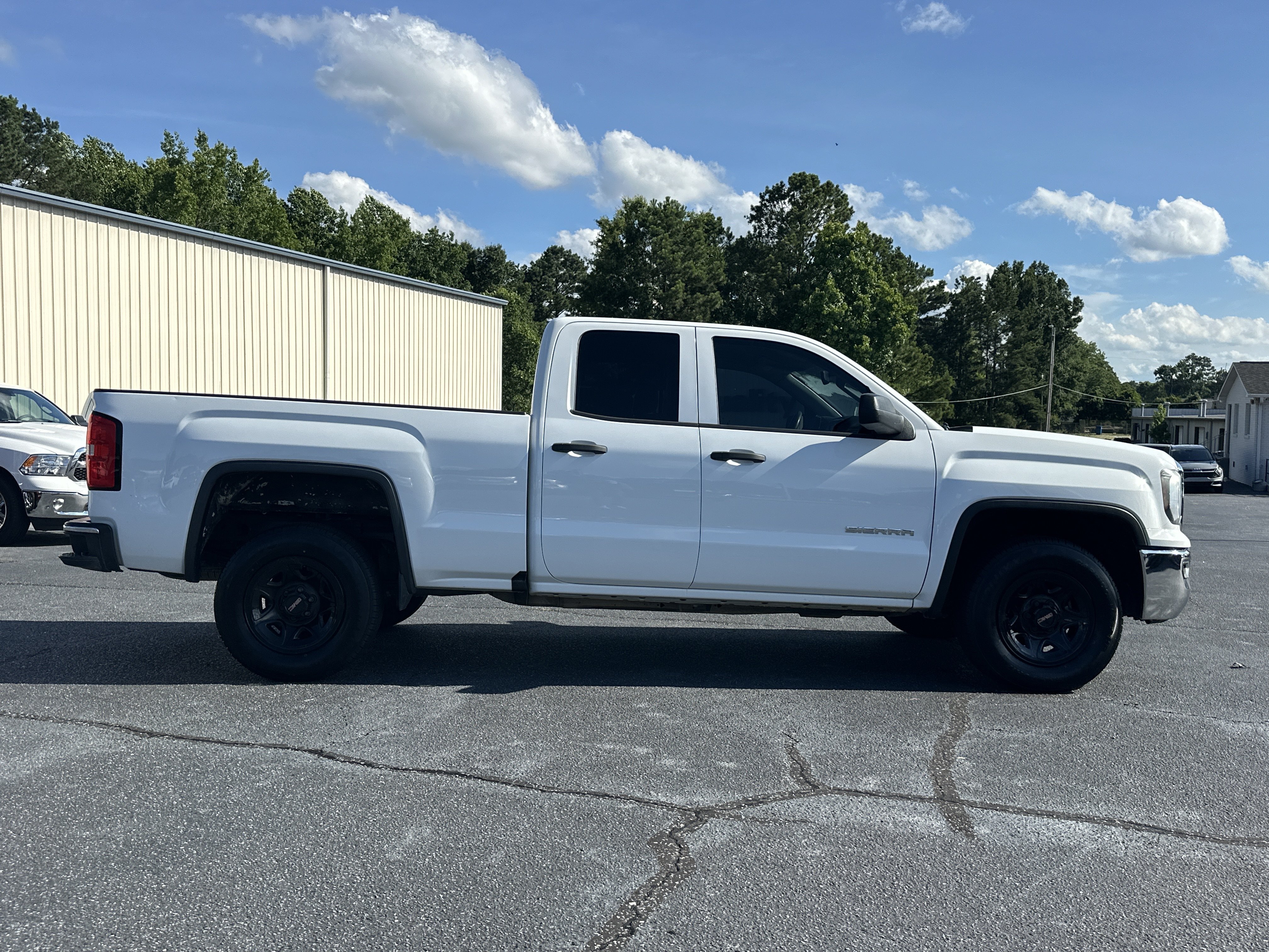 Used 2019 Summit White GMC DBL CAB 2WD image 8