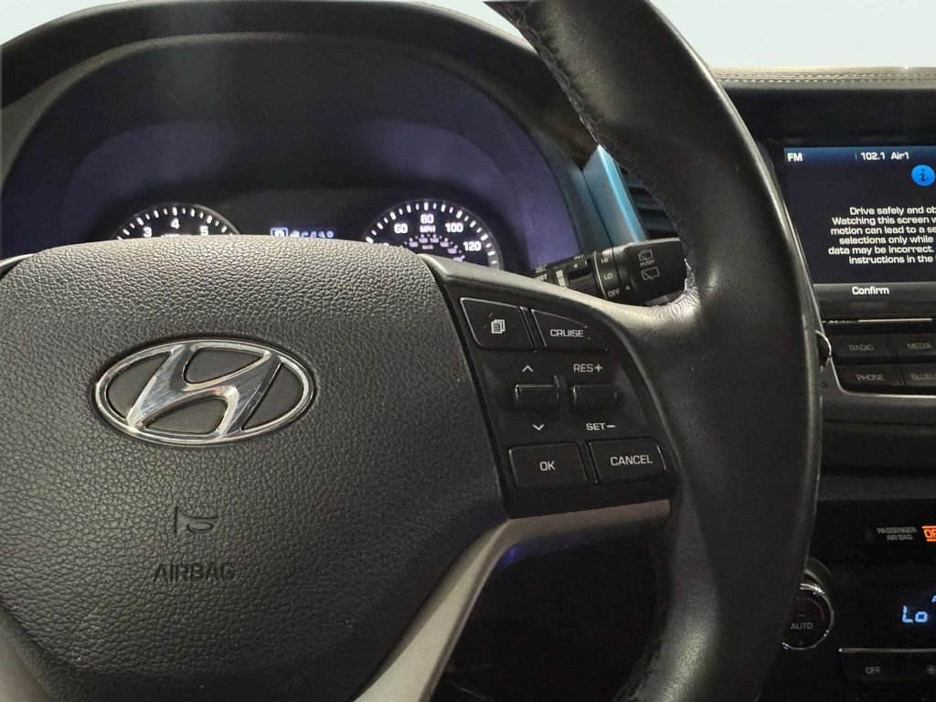 Used 2016 Coliseum Gray Hyundai Limited image 17
