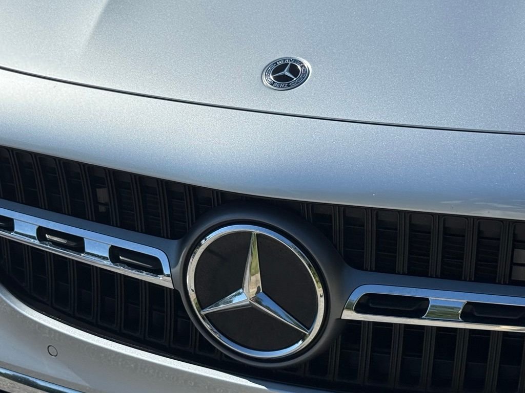 Used 2025  Mercedes-Benz GLA 250 image 4