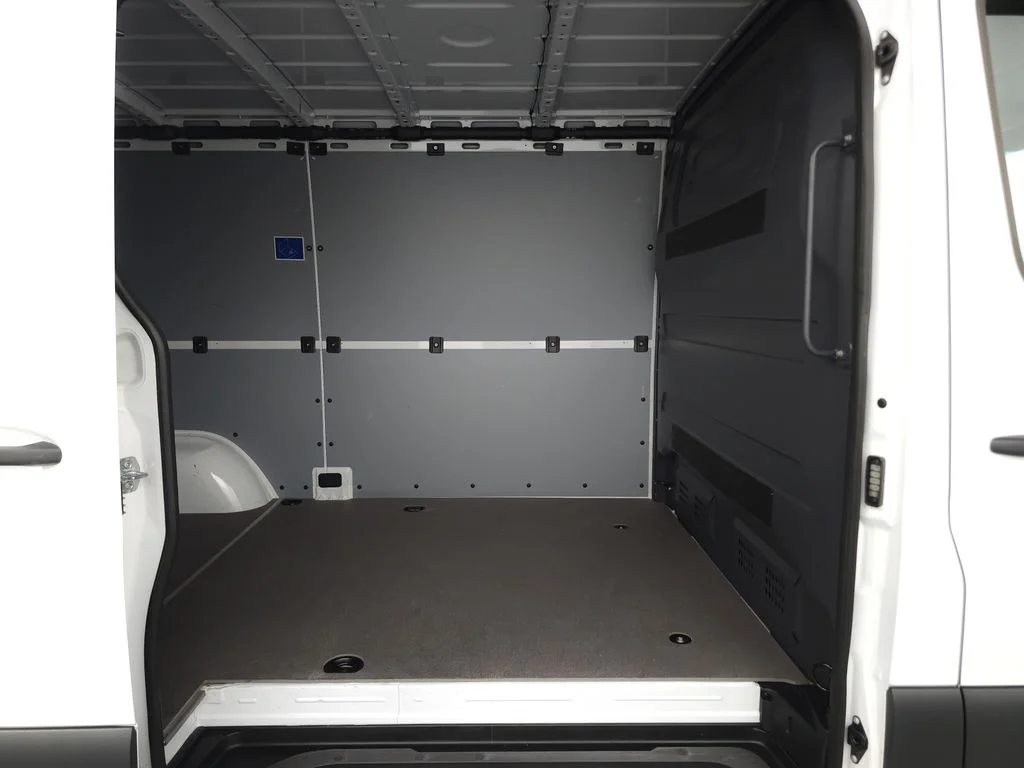 Used 2026  Mercedes-Benz Cargo 144 WB image 25