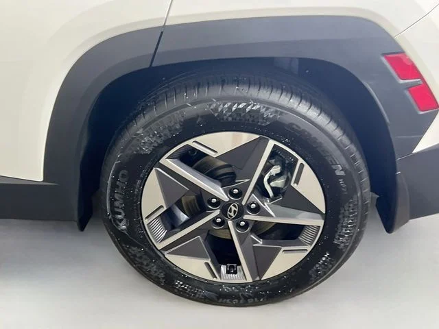 Used 2026 White Pearl Hyundai SEL image 23