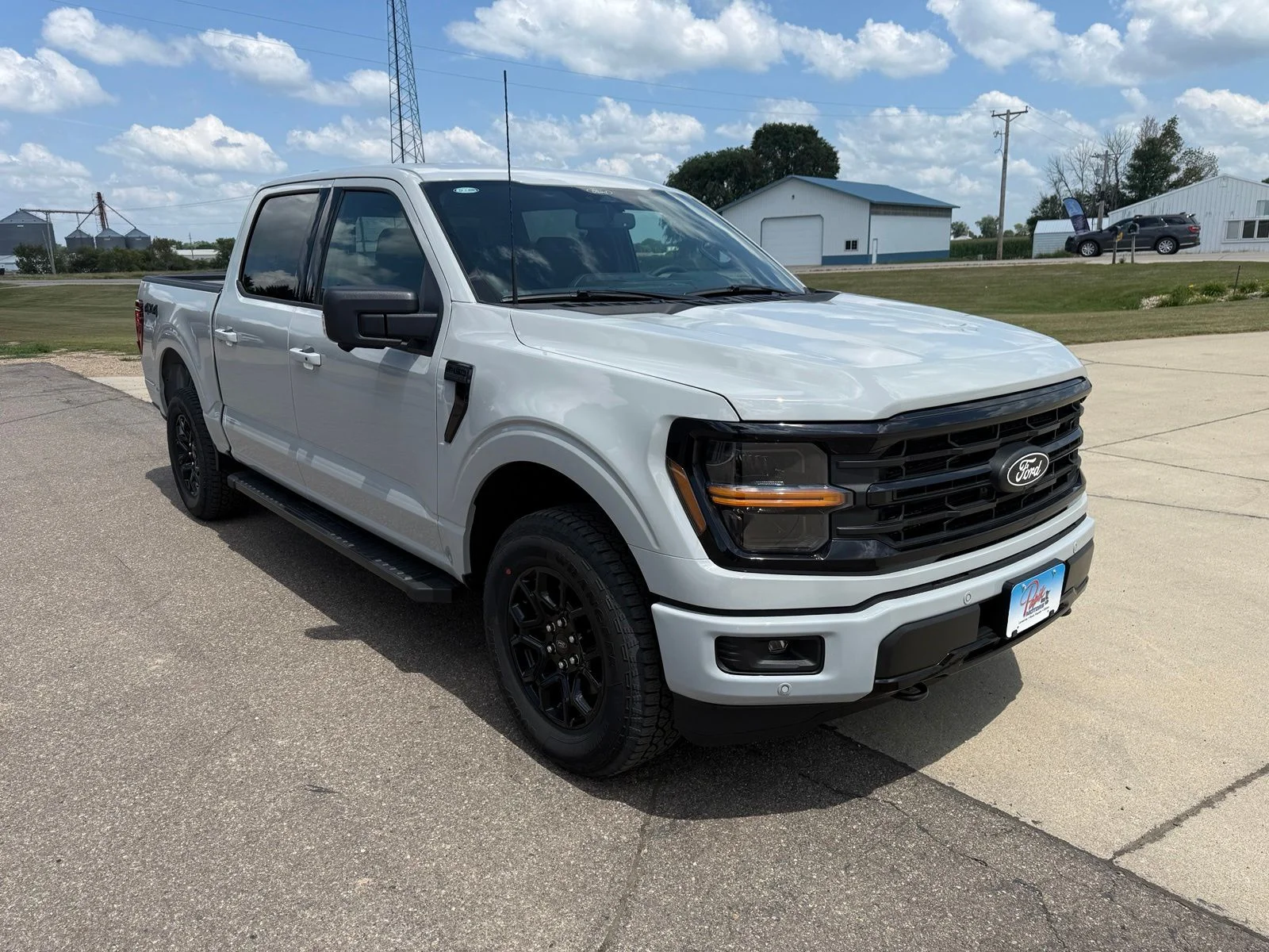 2026 Ford F-150 XLT - Photo 9