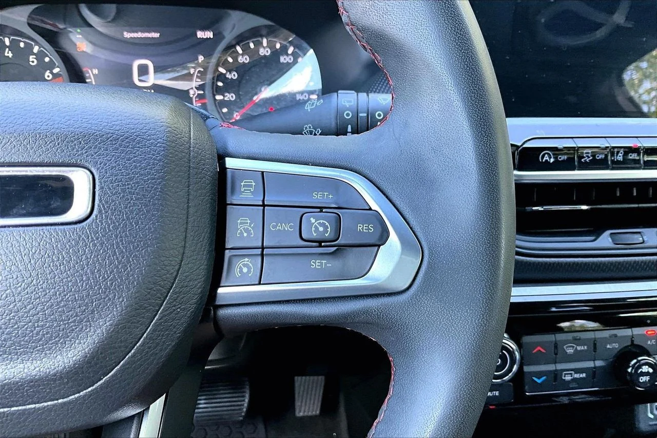 Used 2024 Silver Jeep Trailhawk image 26