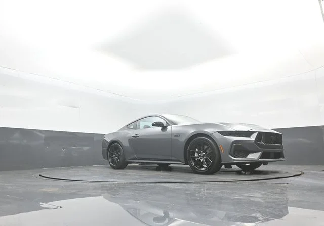 Certified Used 2025 Gray Metallic Ford GT Premium image 29
