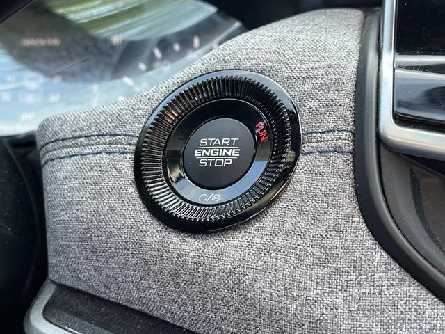 Used 2025 Black Jeep Latitude image 31
