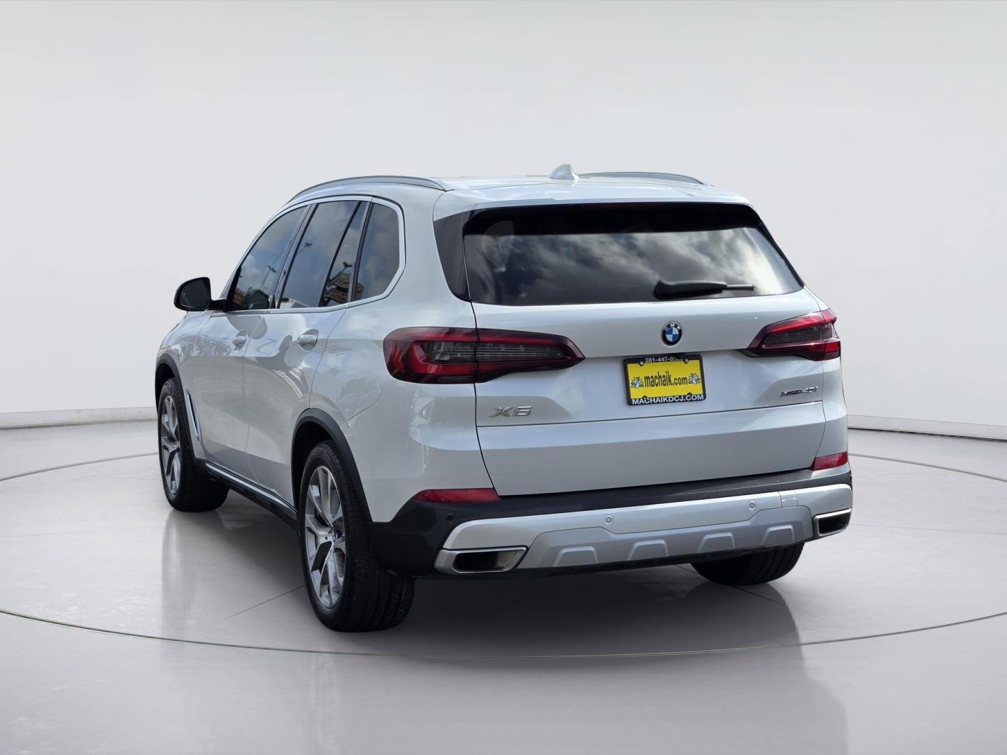 Used 2023 Mineral White Metallic BMW xDrive40i image 6