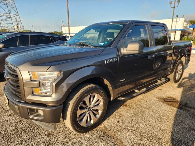 Used 2017  Ford XL image 3