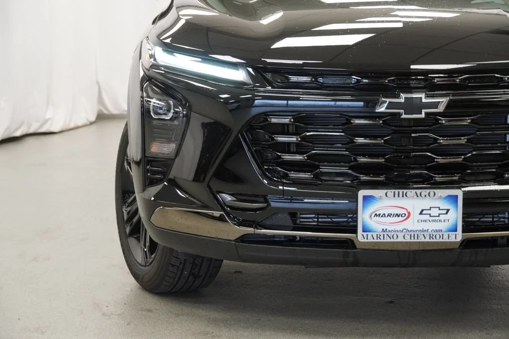 New 2026 Mosaic Black Metallic Chevrolet ACTIV image 32