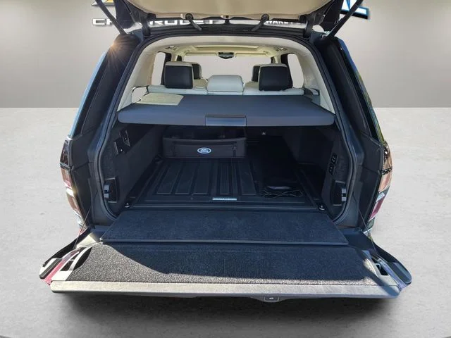Used 2019  Land Rover 3.0L V6 Supercharged HSE image 32