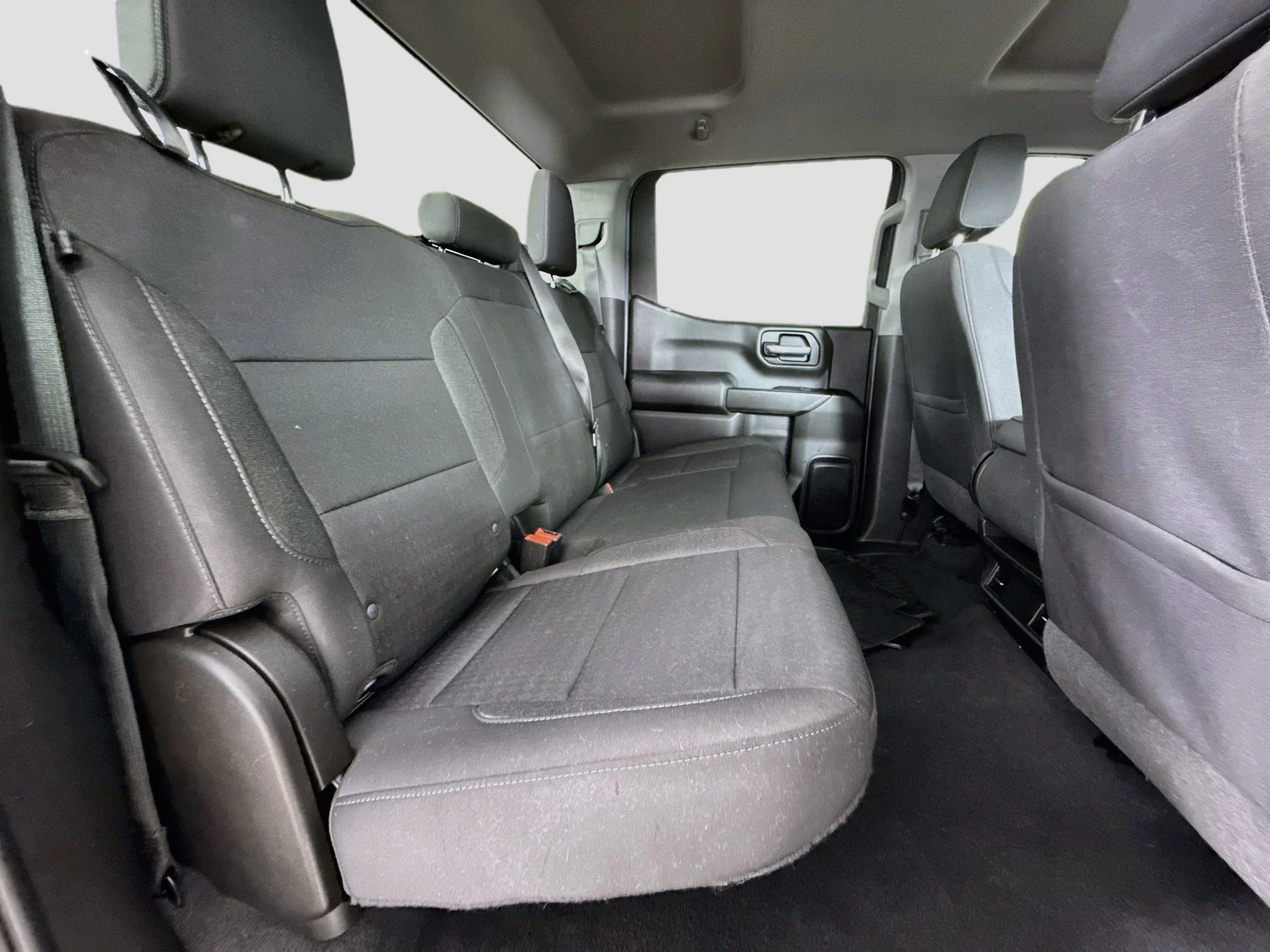 Used 2022 Silver Ice Metallic Chevrolet Custom image 29